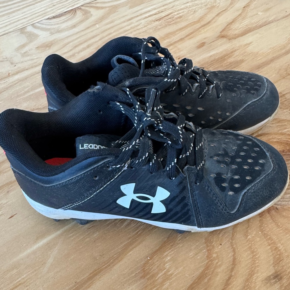 Under Armour kids baseball, tball or softball cleats